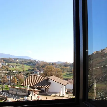 The Window On The Farm Apartment *